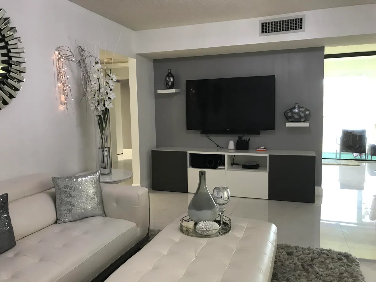South Florida Real Estate | View 5130 Las Verdes Circle, 211 | 2 Beds, 2 Baths