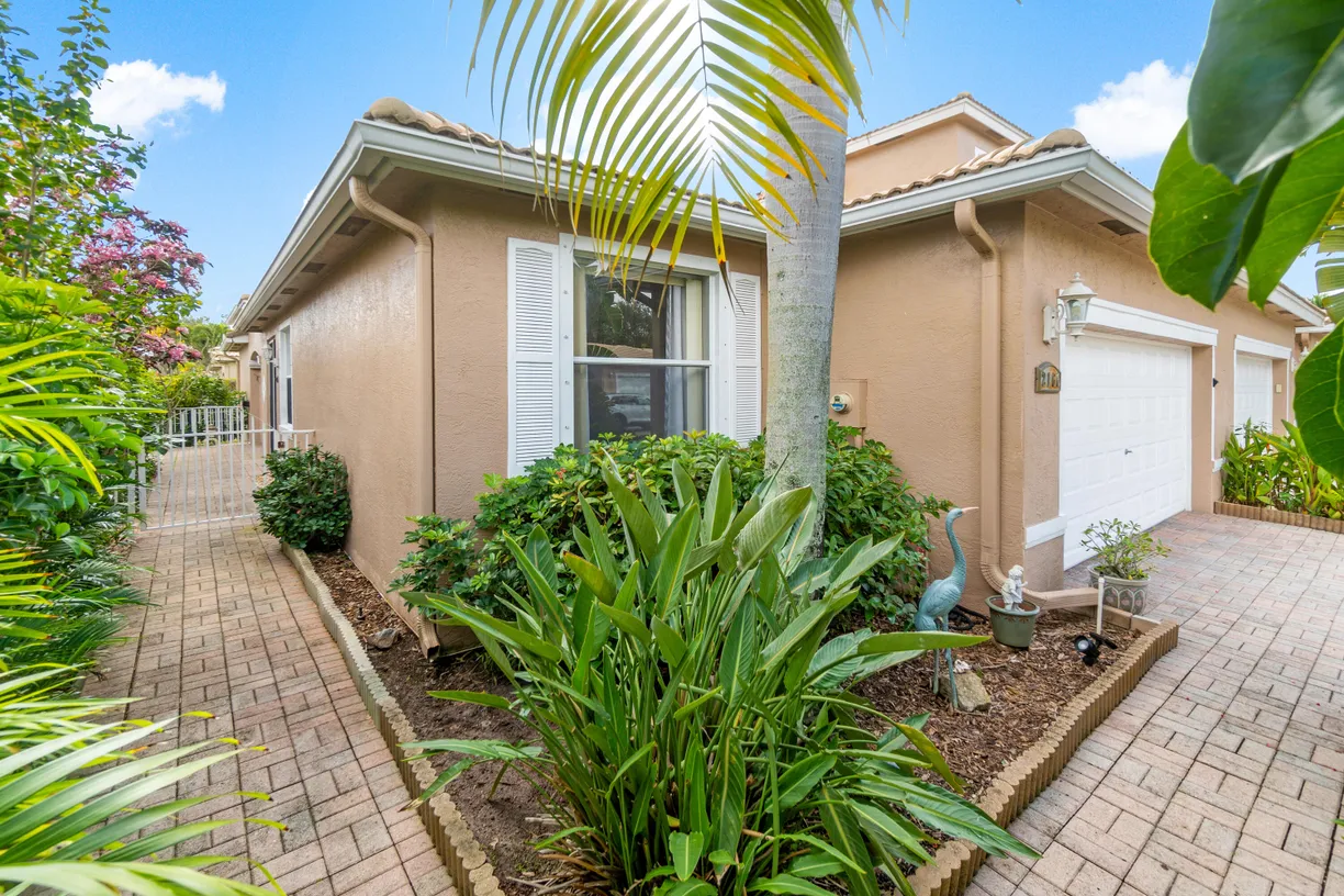 South Florida Real Estate | View 2166 Man Of War | 3 Beds, 2 Baths