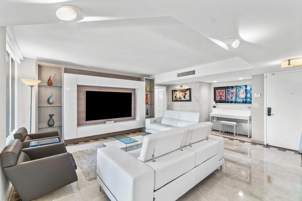 South Florida Real Estate | View 140 SE 5th Avenue, 343 | Listing