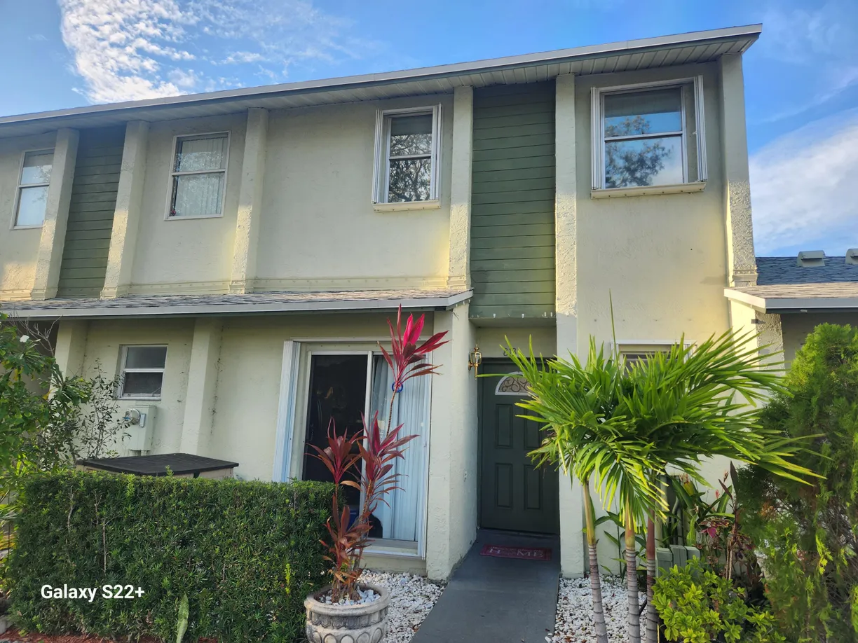 South Florida Real Estate | View 813 Crystal Lake Drive | Listing
