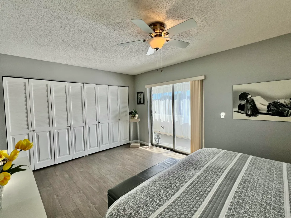 South Florida Real Estate | View 100 Markham | Listing