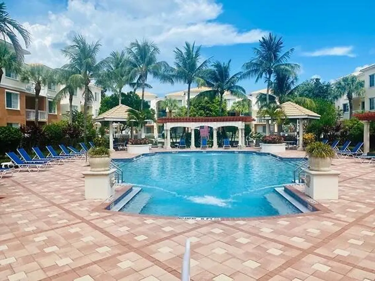 South Florida Real Estate | View 1212 Myrtlewood Circle | Listing