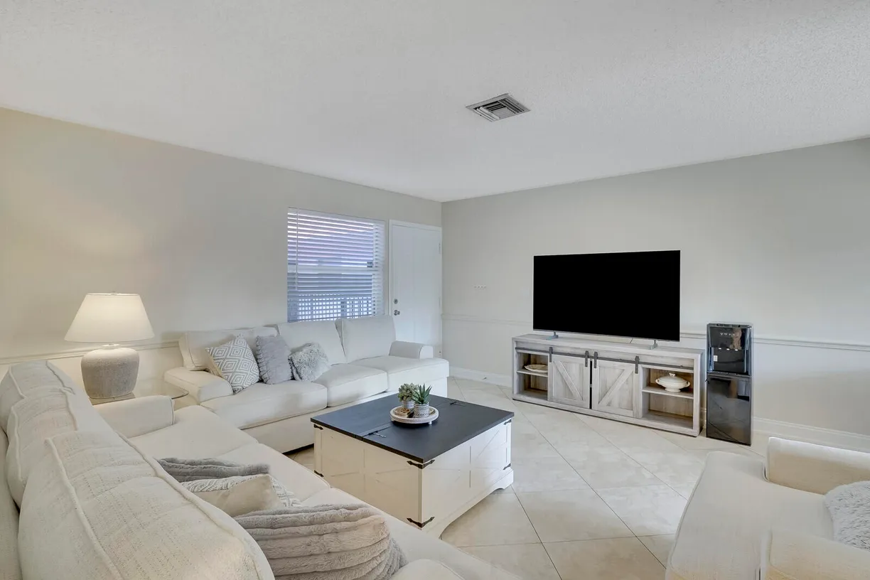 South Florida Real Estate | View 222 SW 1st Street, H-7 | 2 Beds, 2 Baths