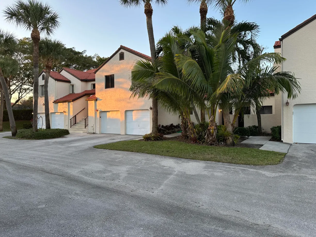 South Florida Real Estate | View 11 Via De Casas Sur, 202 | 3 Beds, 2 Baths