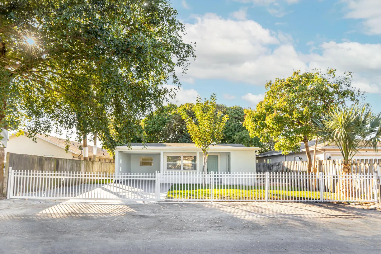 South Florida Real Estate | View 122 SW 10th Avenue | 3 Beds, 1 Bath