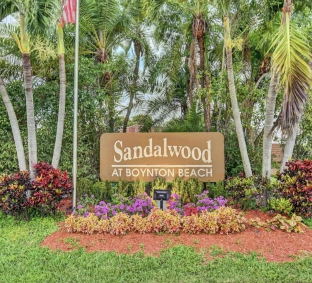 South Florida Real Estate | View 216 Live Oak Lane | 2 Beds, 2 Baths