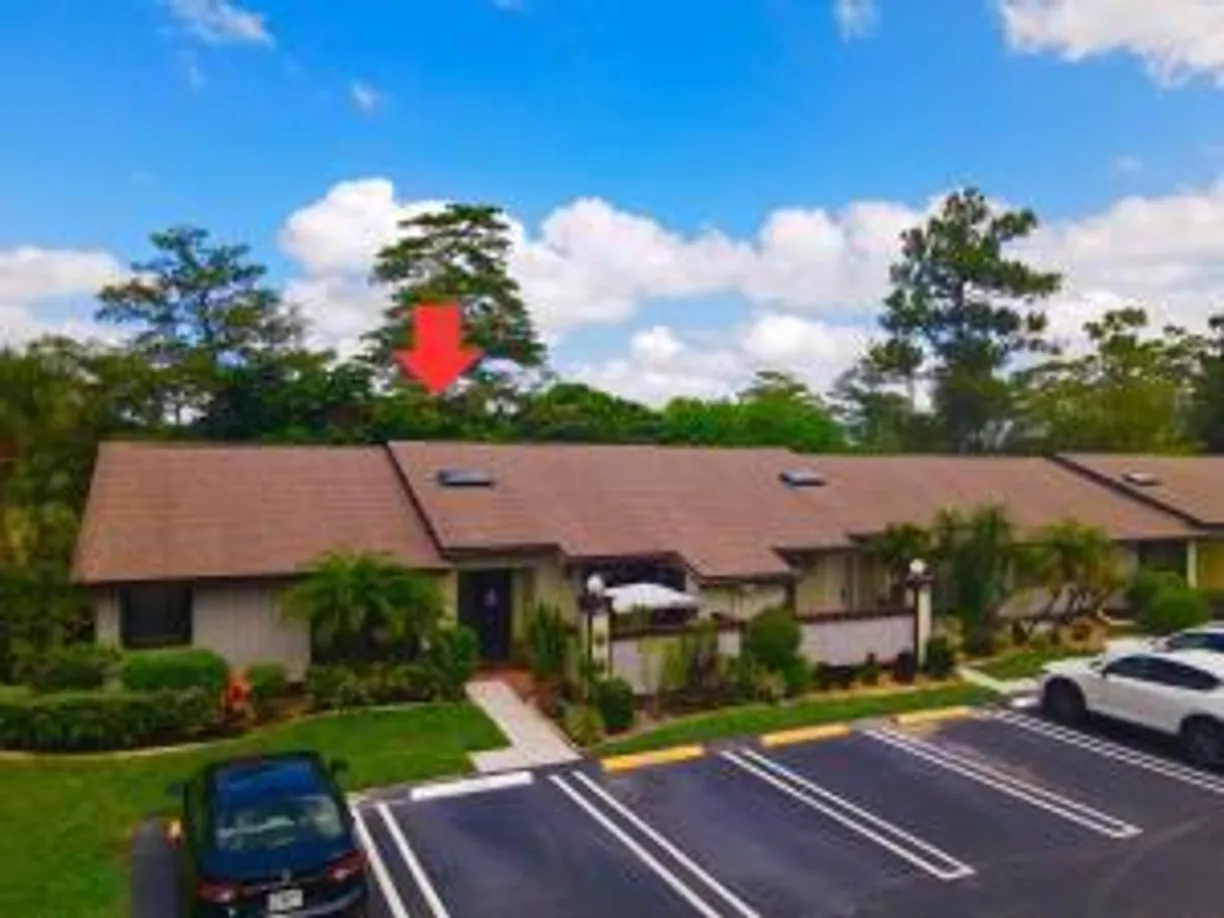 South Florida Real Estate | View 499 Iron Forge Court | 3 Beds, 2 Baths