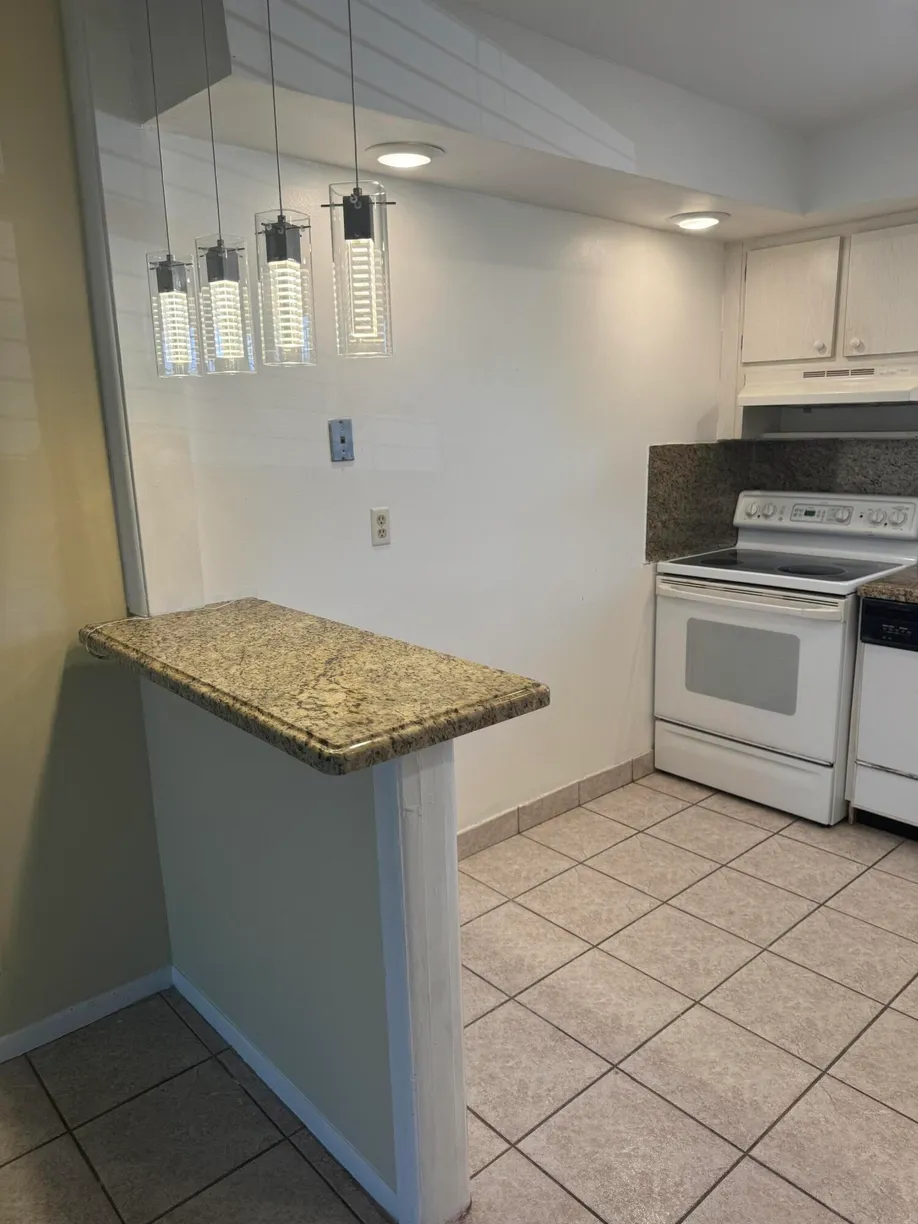 South Florida Real Estate | View 2804 Crosley E Drive, Apt E | Listing