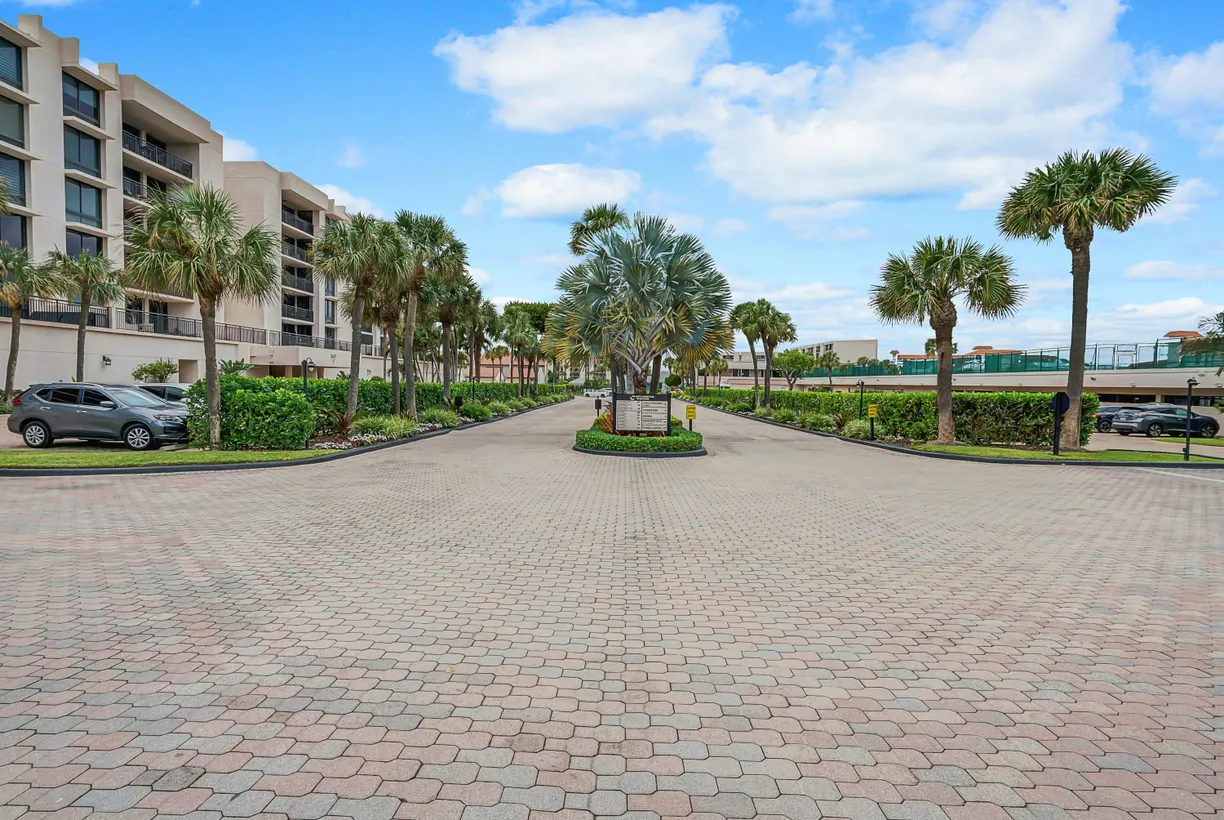 South Florida Real Estate | View 2667 N Ocean Boulevard, I409 | Listing