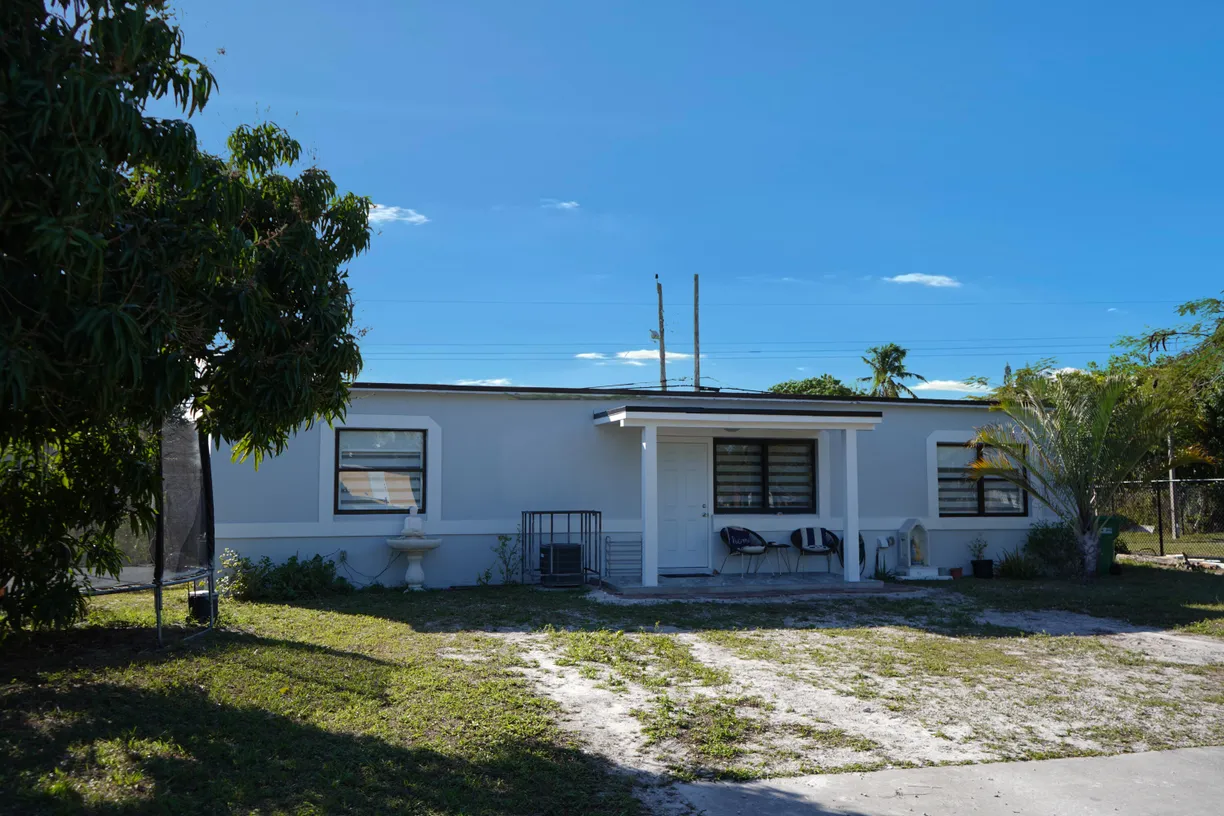 South Florida Real Estate | View 303 NW 28 Way | Listing