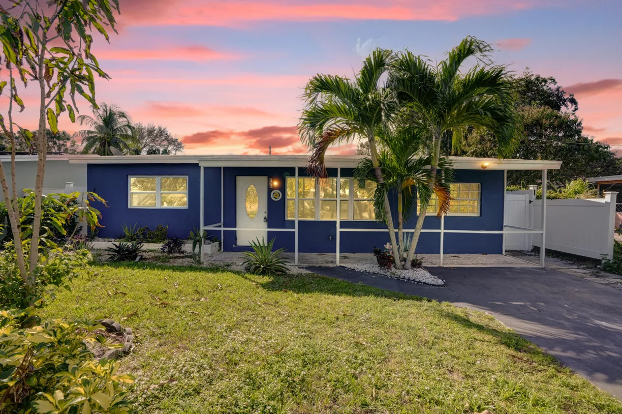 South Florida Real Estate | View 706 W Bloxham Street | 3 Beds, 2 Baths