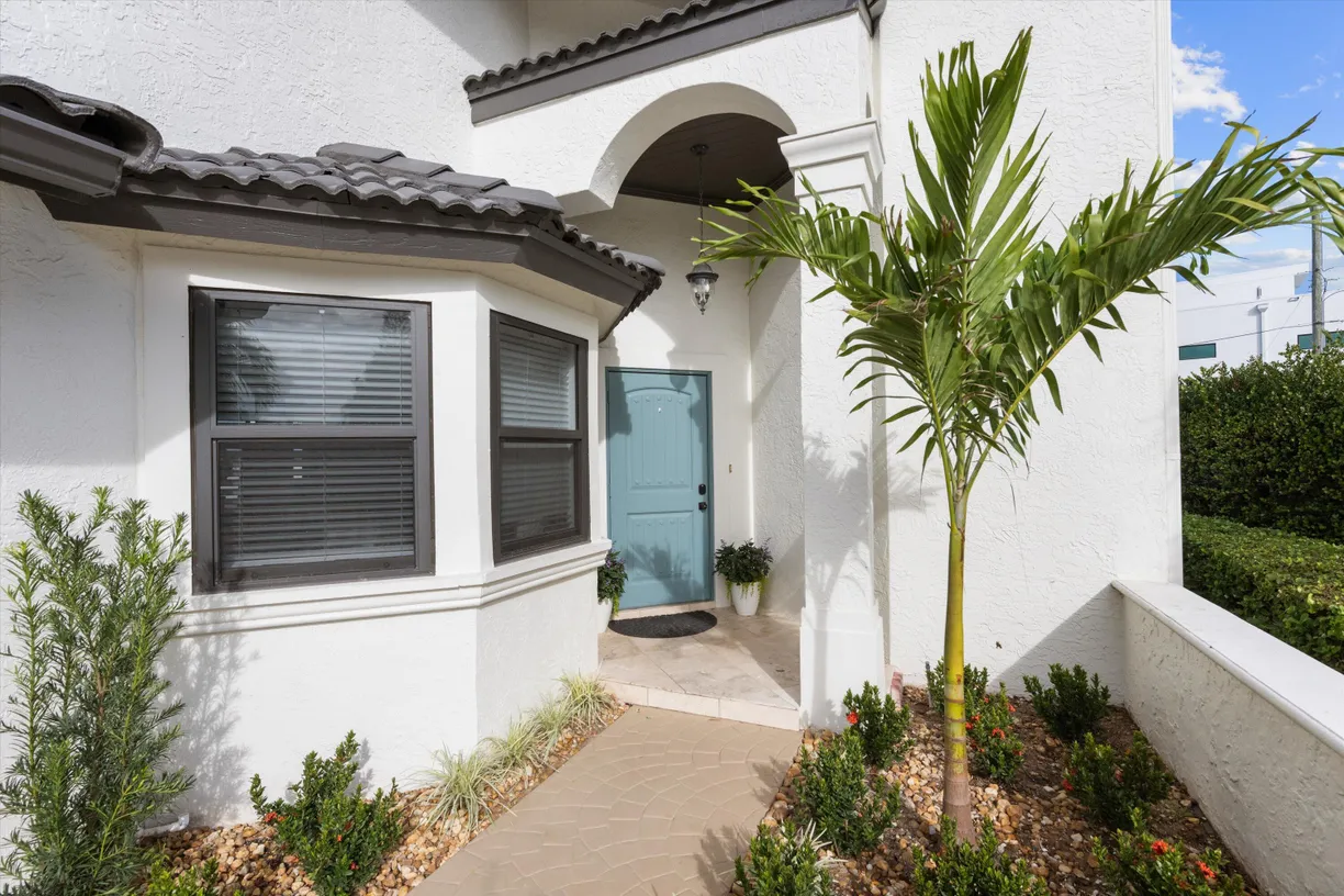 South Florida Real Estate | View 481 N Juno Lane | Listing