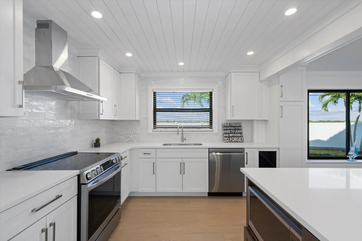 South Florida Real Estate | View 481 N Juno Lane | Listing