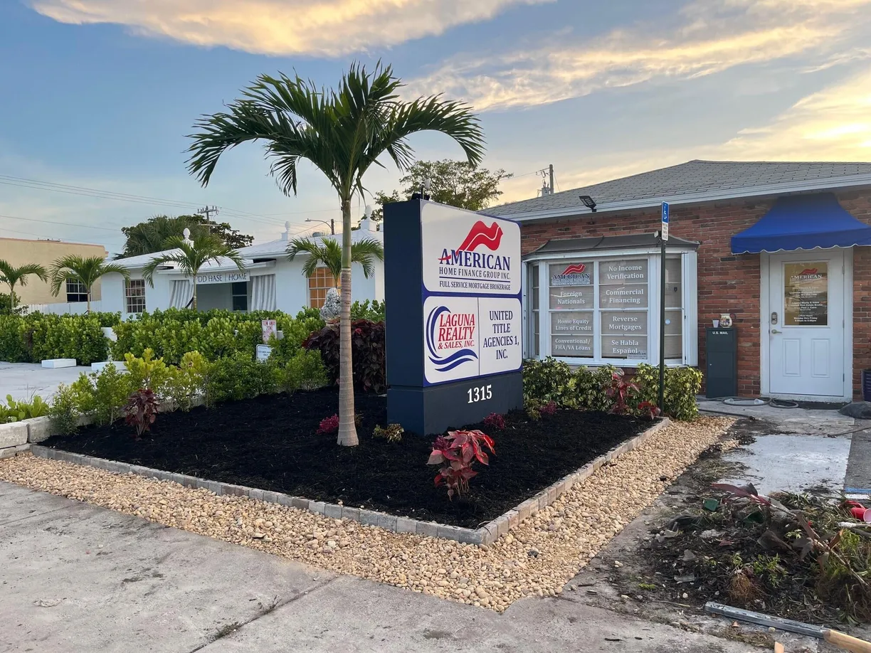 South Florida Real Estate | View 1315 N Dixie Highway