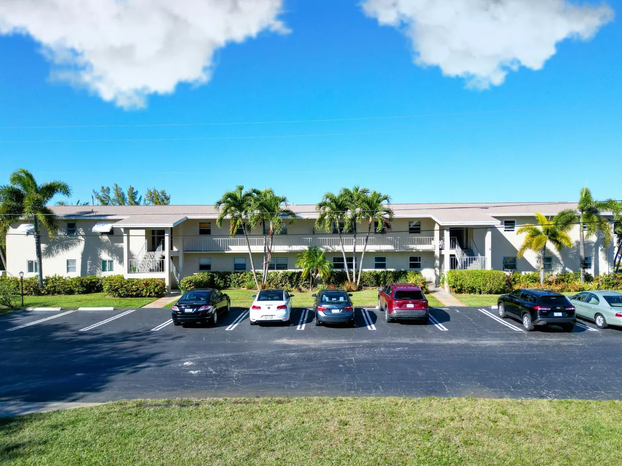 South Florida Real Estate | View 301 Circle Drive, 103 | Listing