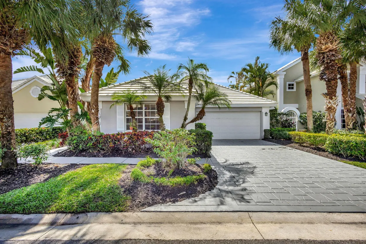 South Florida Real Estate | View 9158 Heathridge Drive | 3 Beds, 2 Baths