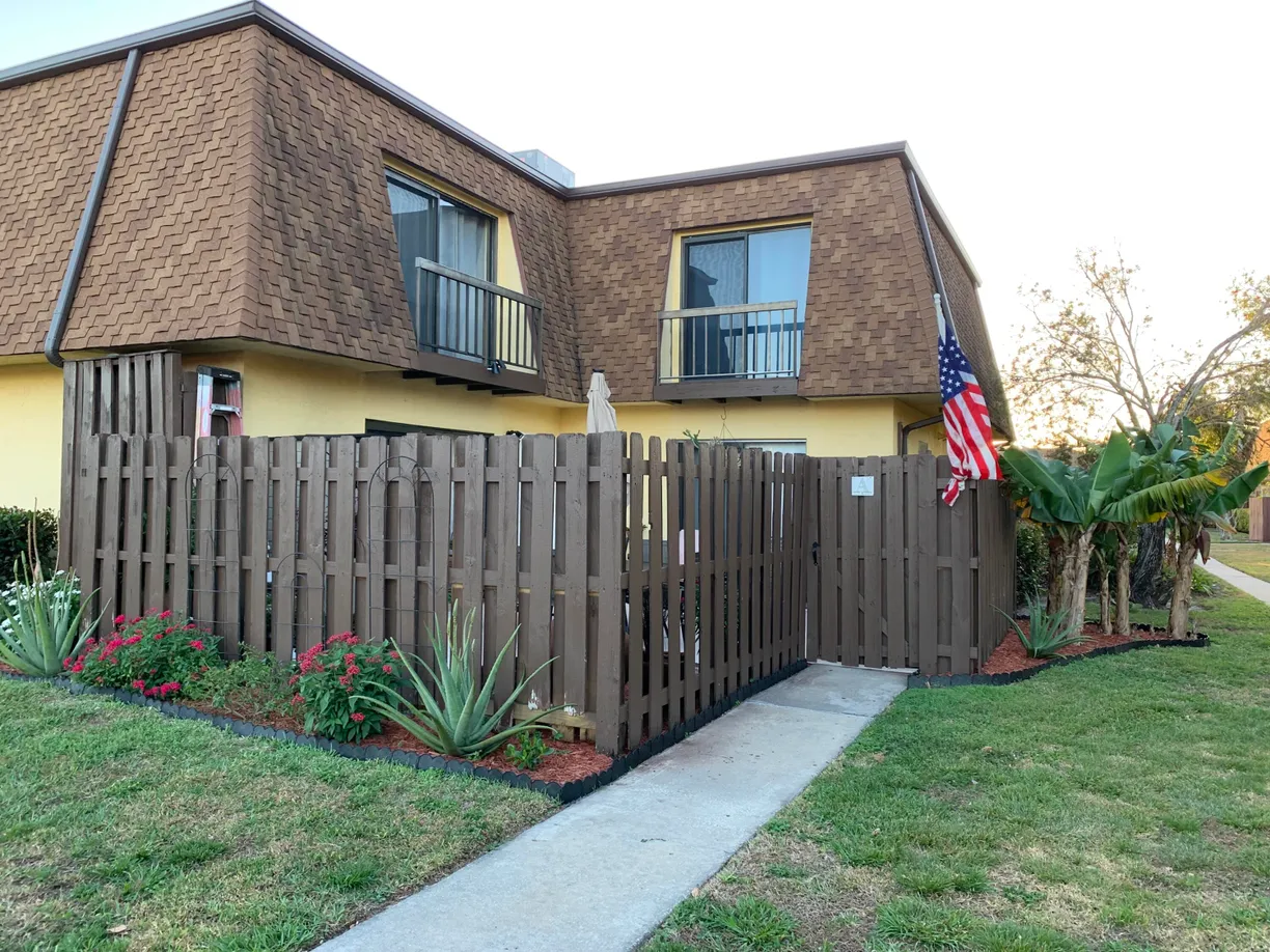 South Florida Real Estate | View 110 N Delaware Boulevard, 19a | 2 Beds, 2 Baths
