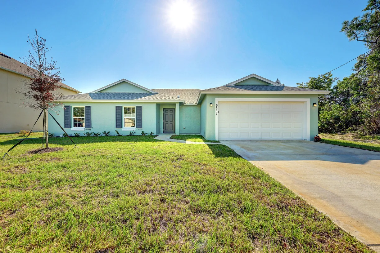 South Florida Real Estate | View 1198 SW Bellevue Avenue | 4 Beds, 3 Baths