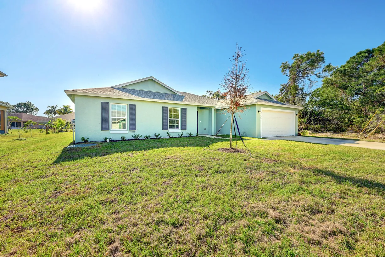 South Florida Real Estate | View 1198 SW Bellevue Avenue | Listing