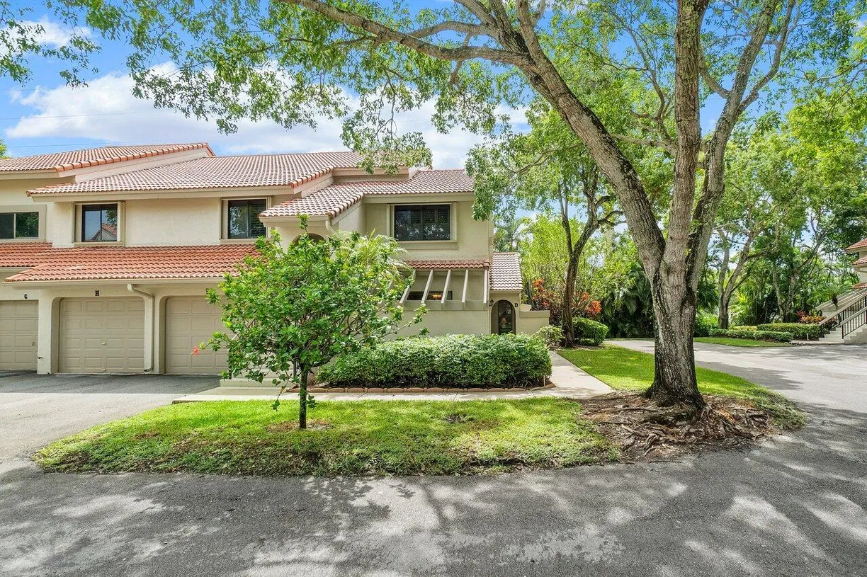 South Florida Real Estate | View 5650 Coach House Circle, D | 2 Beds, 2 Baths