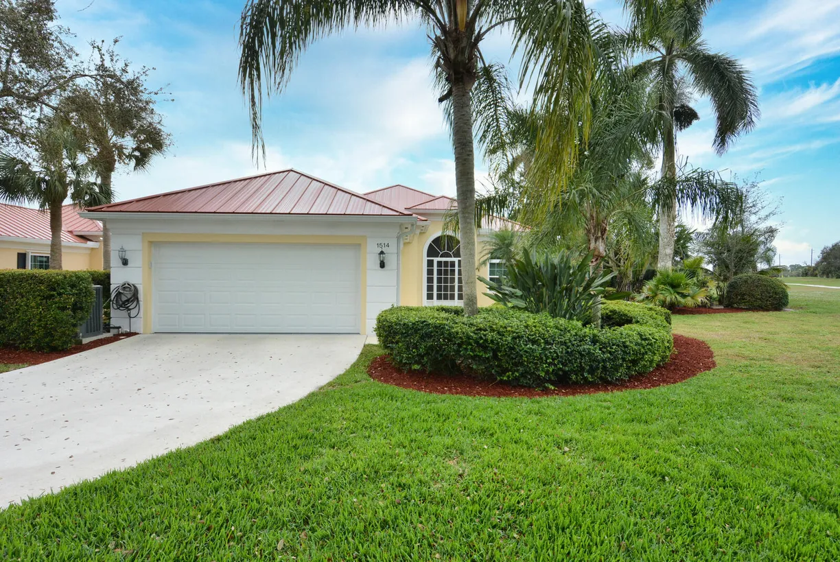 South Florida Real Estate | View 1514 SW Eagleglen Place | 3 Beds, 2 Baths