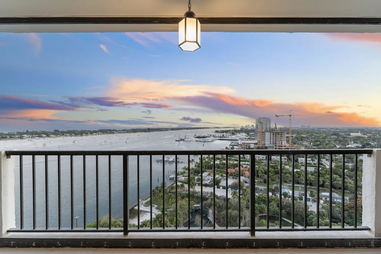 South Florida Real Estate | View 5200 N Flagler Drive, 2206 | 2 Beds, 2 Baths