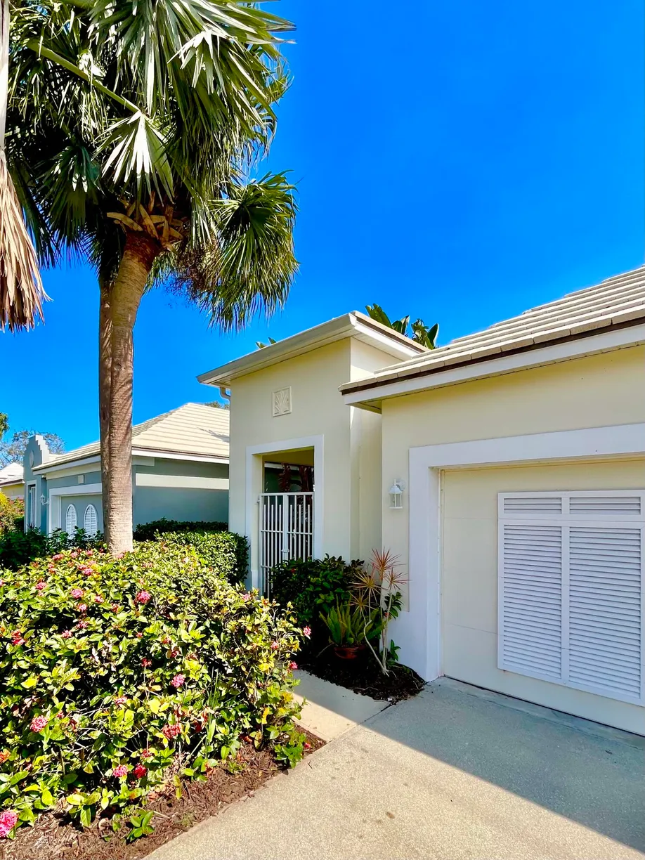 South Florida Real Estate | View 1135 St Georges Lane | Listing