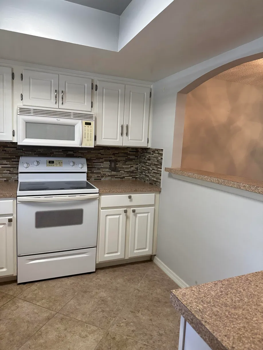 South Florida Real Estate | View 400 18th Street, E4 | 2 Beds, 2 Baths