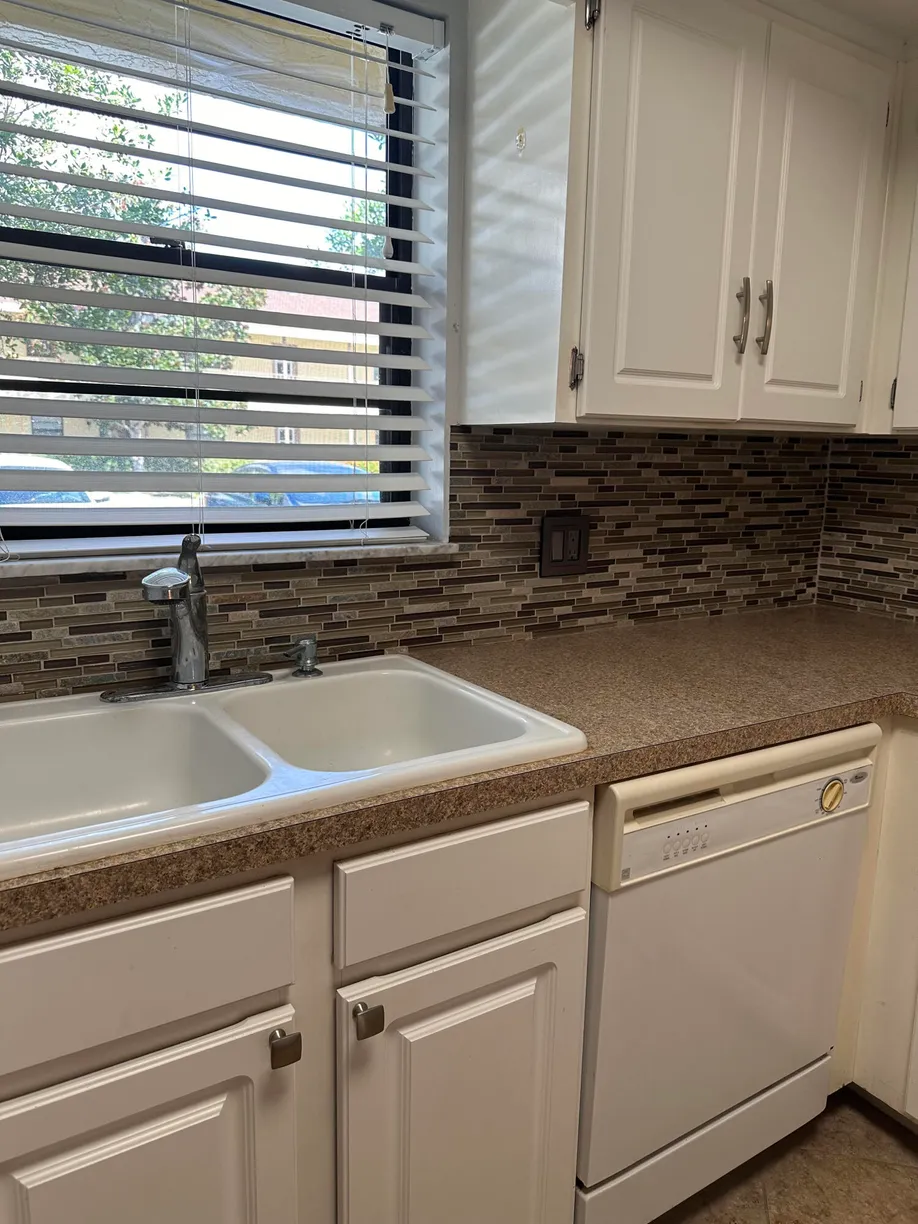 South Florida Real Estate | View 400 18th Street, E4 | Listing
