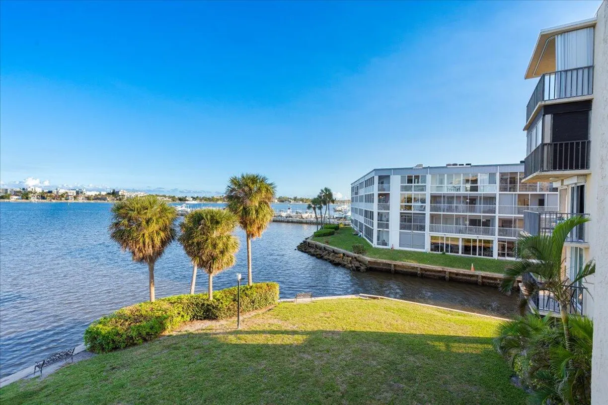 South Florida Real Estate | View 896 N Federal Highway, 322 | Listing