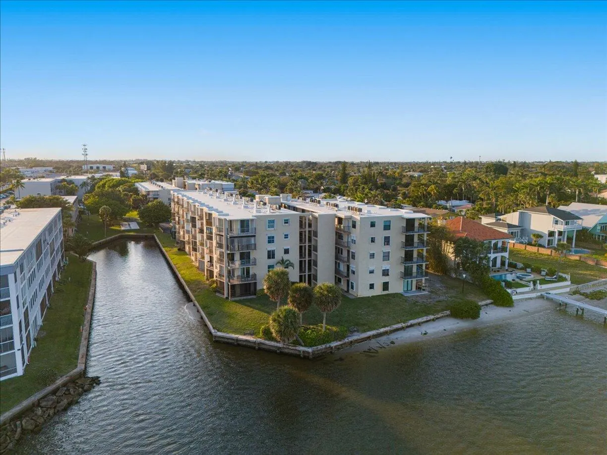 South Florida Real Estate | View 896 N Federal Highway, 322 | 2 Beds, 2 Baths