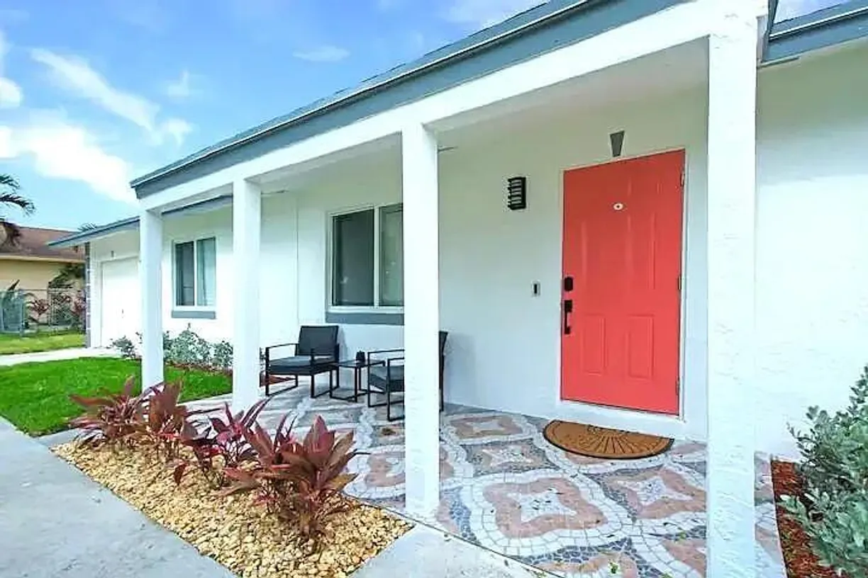 South Florida Real Estate | View 4201 Waverly | 3 Beds, 2 Baths
