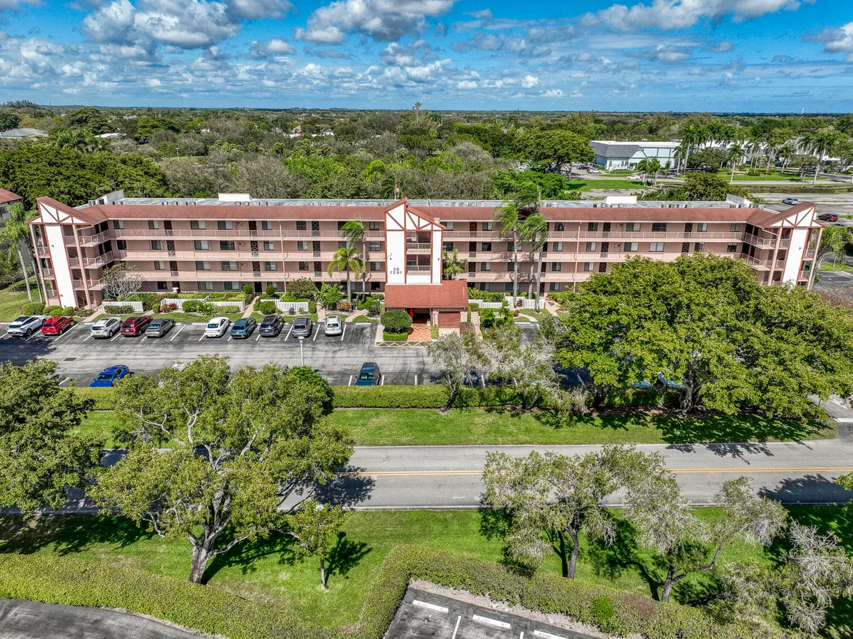South Florida Real Estate | View 7281 Amberly Lane, 306 | 2 Beds, 2 Baths