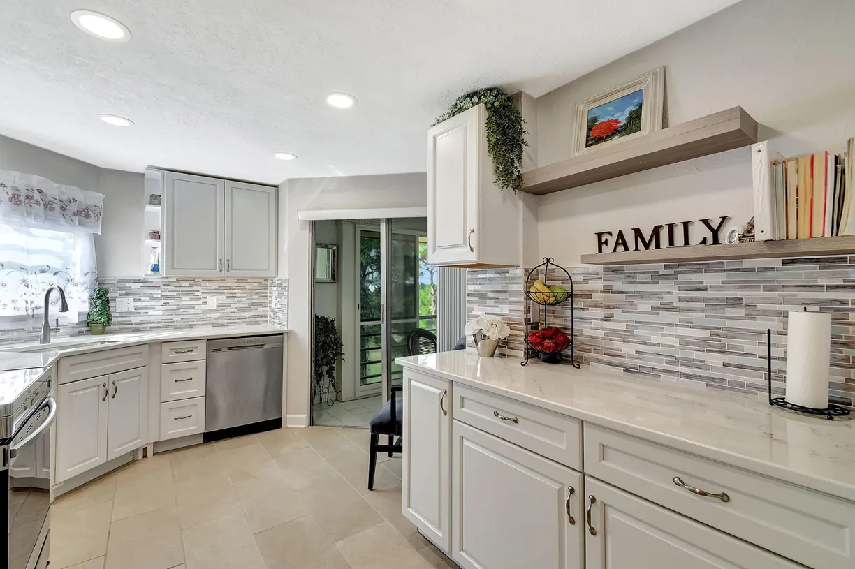 South Florida Real Estate | View 3755 Via Poinciana, 611 | 2 Beds, 2 Baths