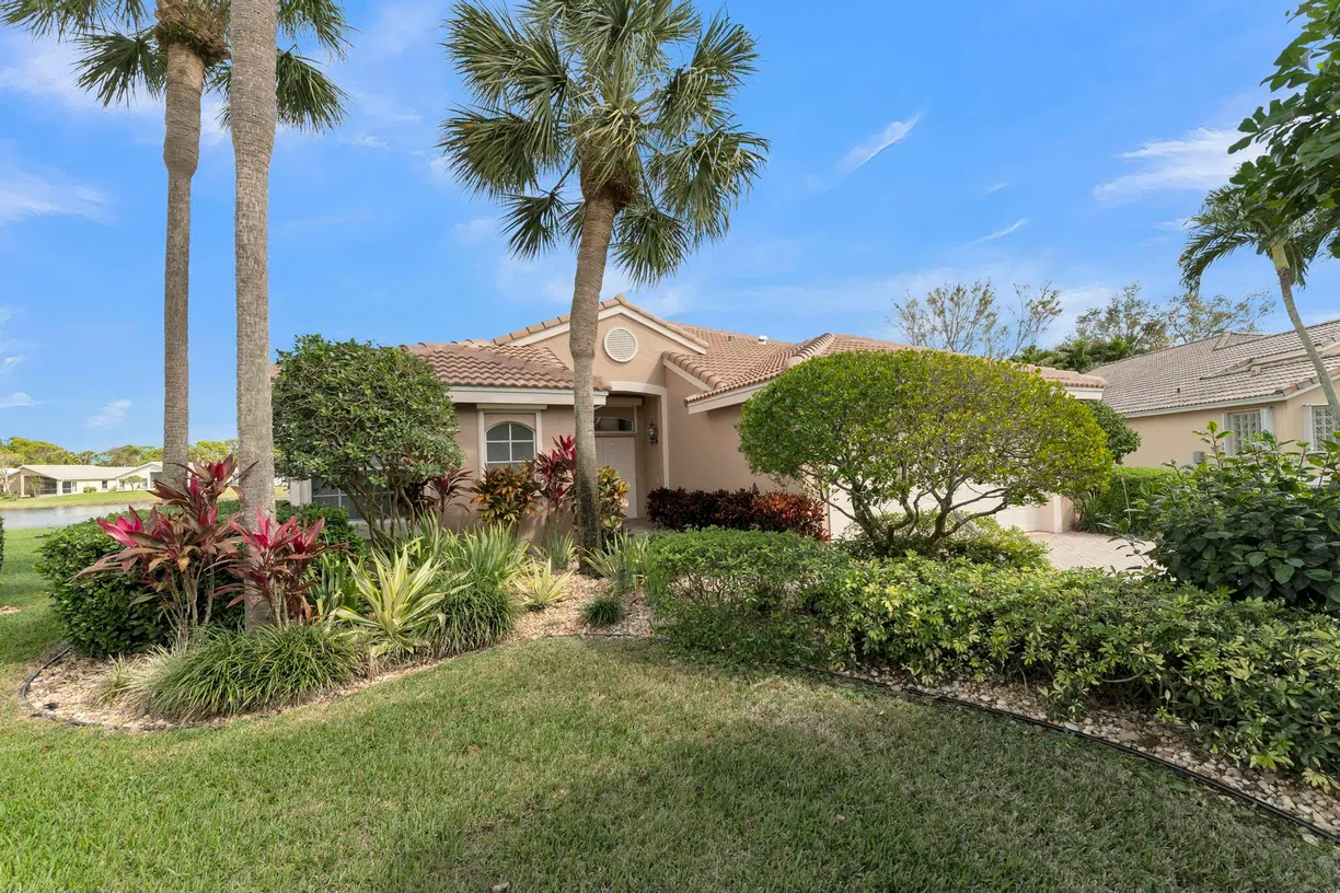 South Florida Real Estate | View 2515 Egret Lake Drive | 3 Beds, 2 Baths