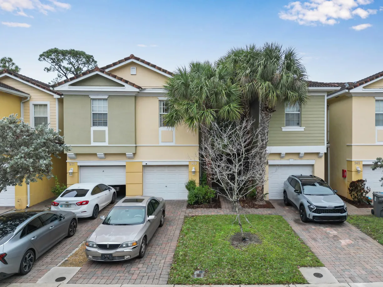 South Florida Real Estate | View 969 Pipers Cay Drive | 3 Beds, 2 Baths
