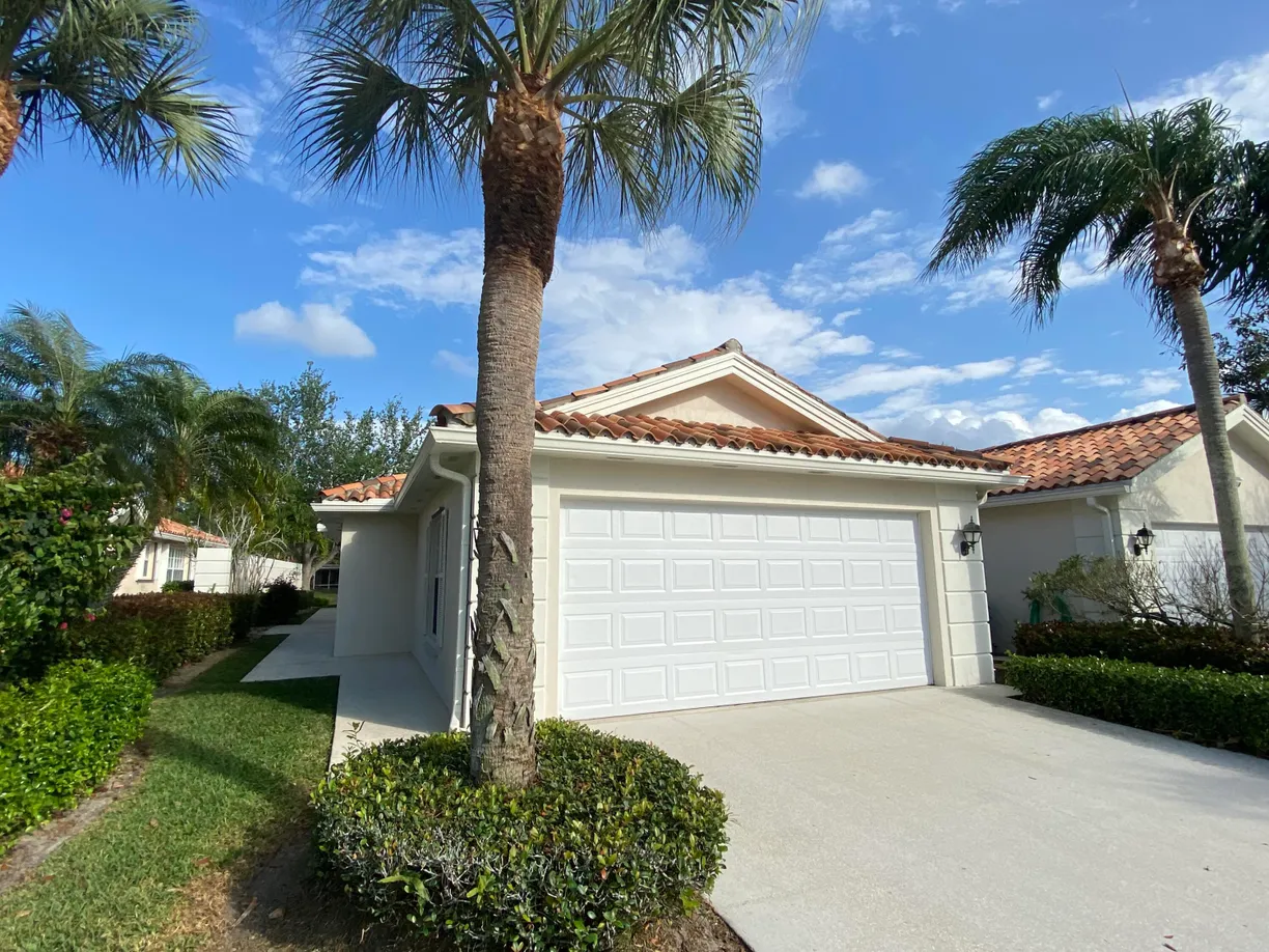 South Florida Real Estate | View 2616 Livingston Lane | 3 Beds, 2 Baths