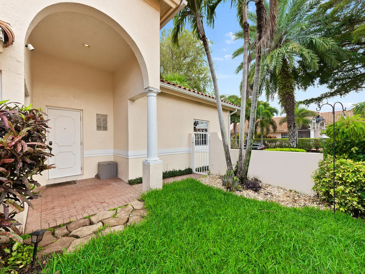 South Florida Real Estate | View 5350 Casa Real Drive | Listing