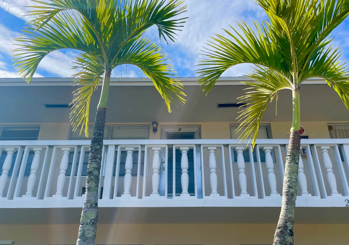 South Florida Real Estate | View 201 S J Street, 9 | 1 Bed, 1 Bath