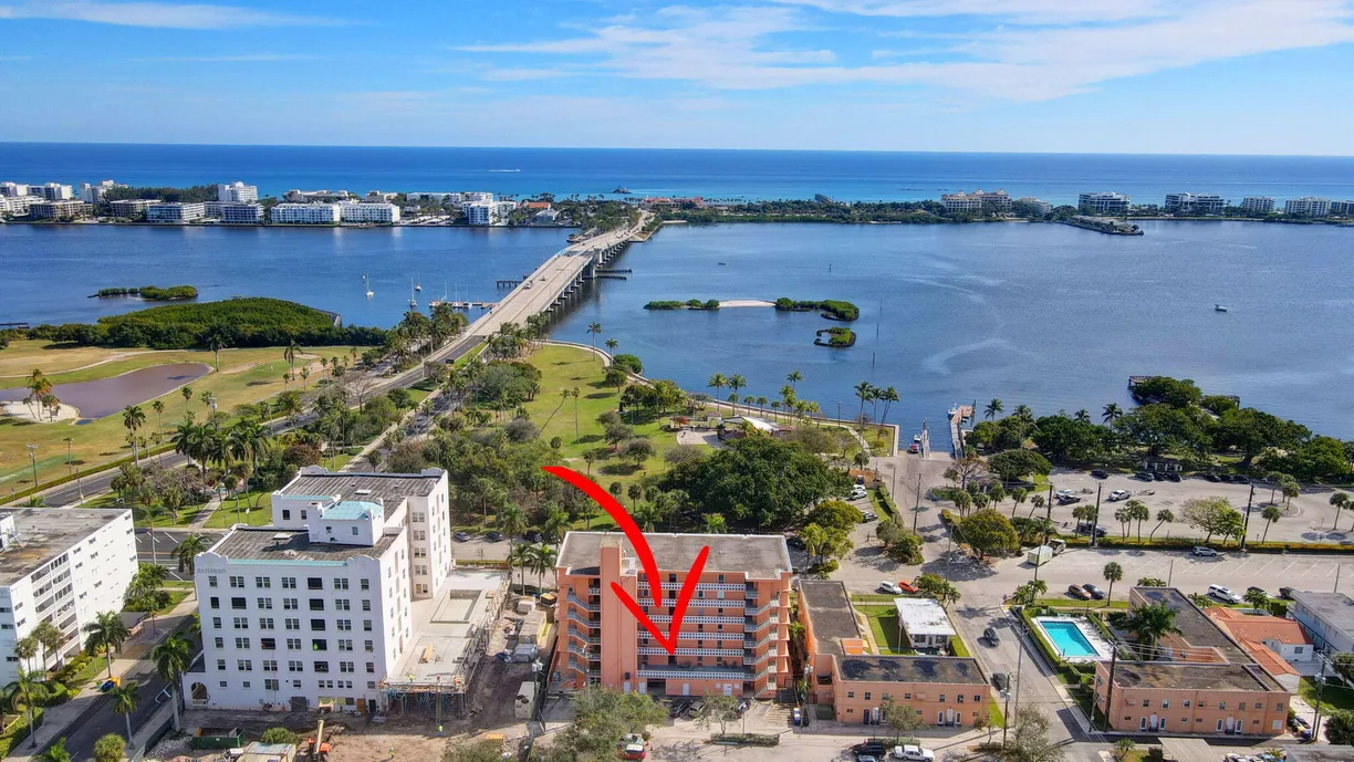 South Florida Real Estate | View 15 S Golfview Road, 204 | 1 Bed, 1 Bath