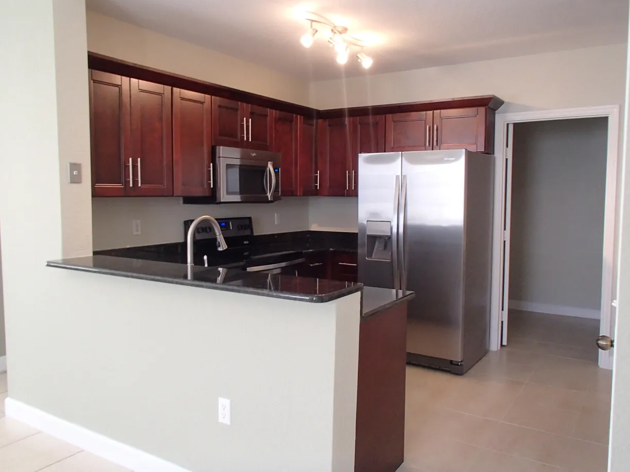 South Florida Real Estate | View 1305 Belmont Place, 1305 | 2 Beds, 2 Baths