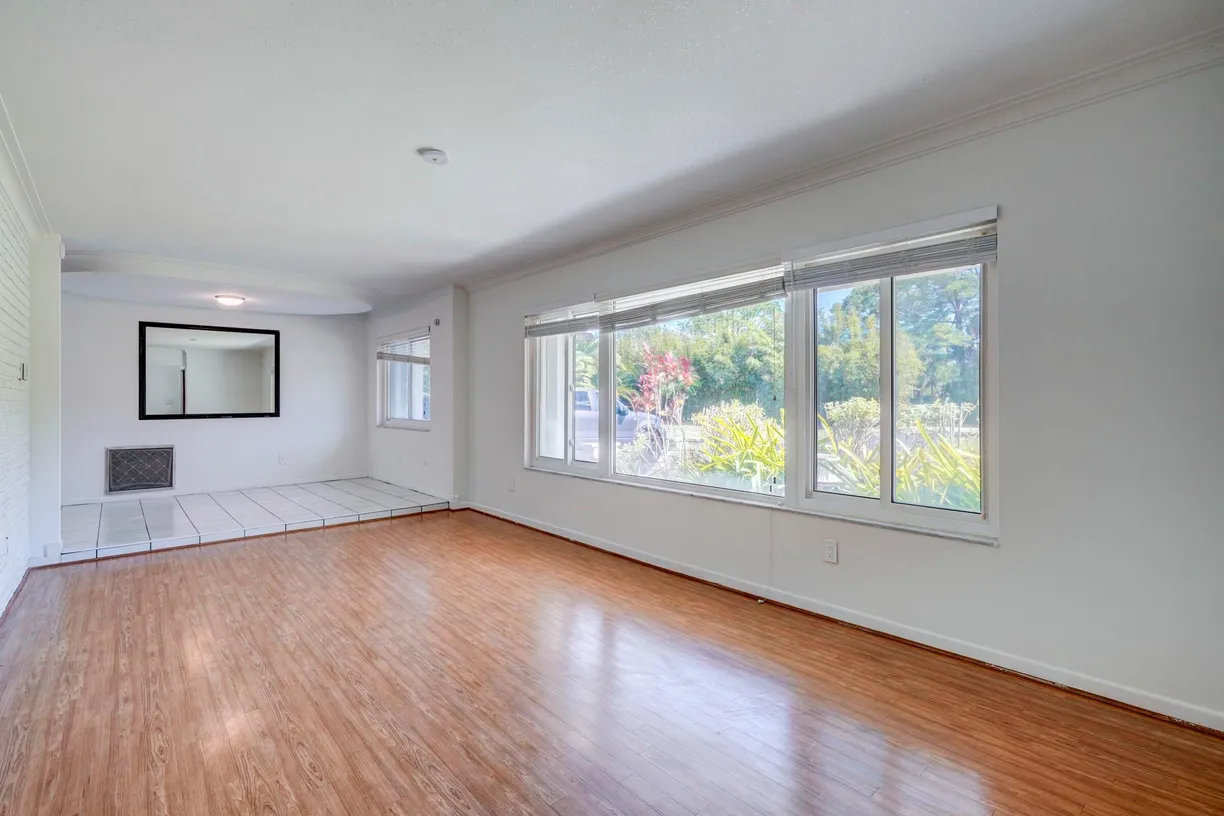 South Florida Real Estate | View 8902 N Bates Road | Listing