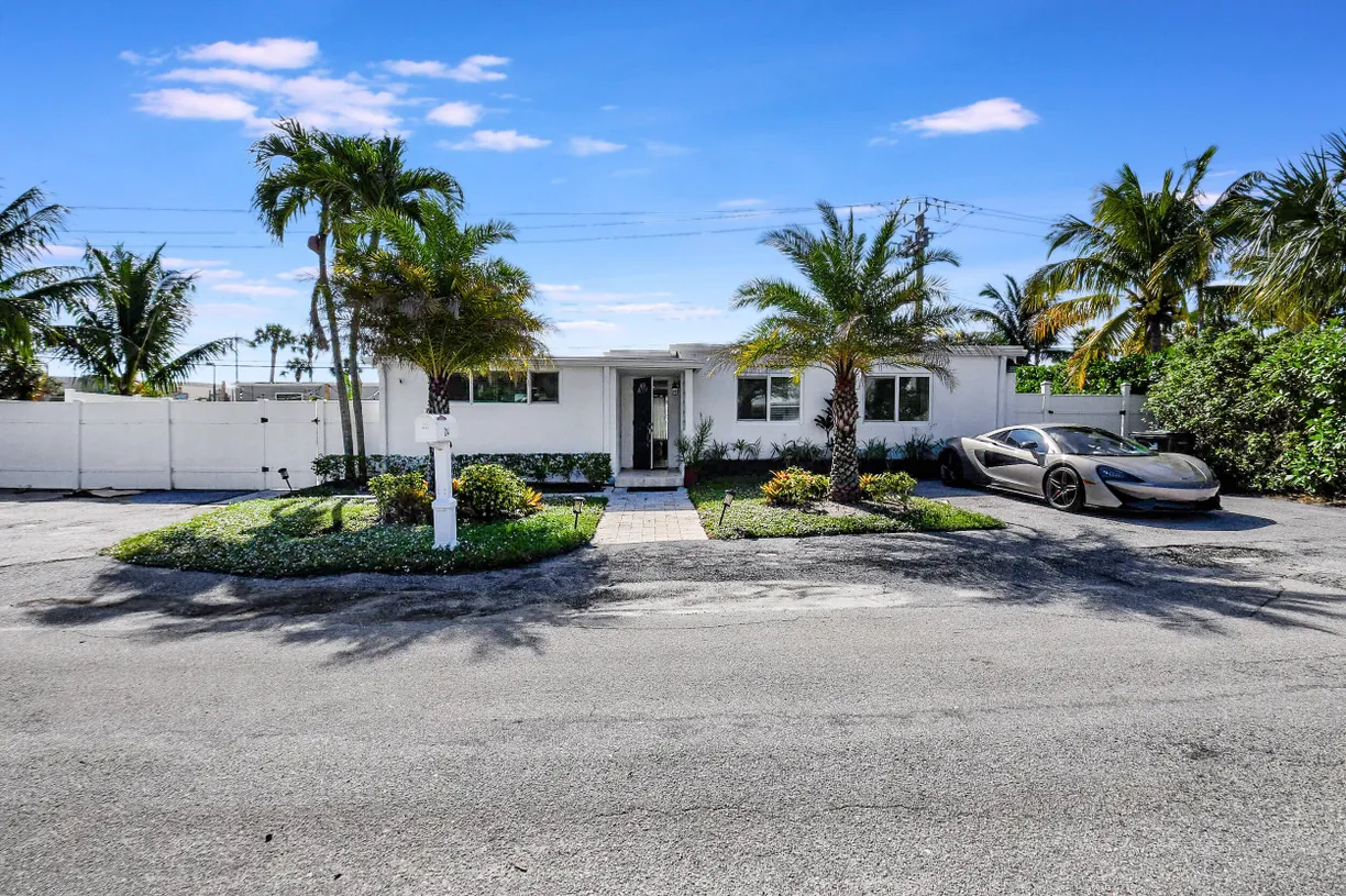 South Florida Real Estate | View 214 Seacrest Lane | 4 Beds, 3 Baths