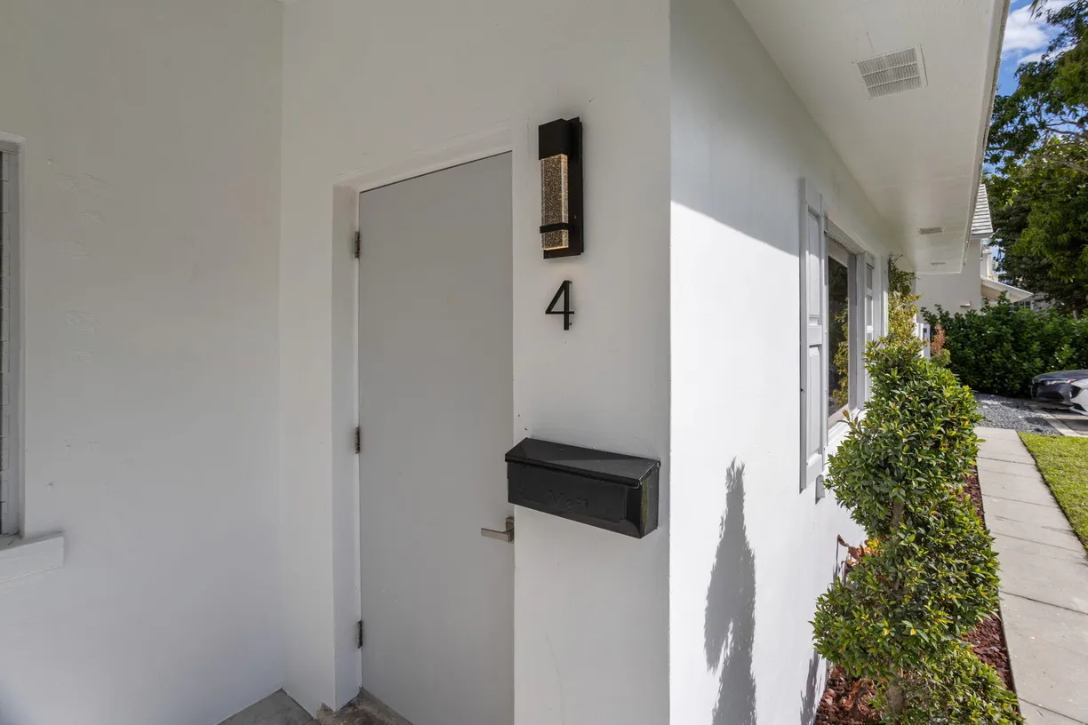 South Florida Real Estate | View 711 SE 2nd Street, 4 | Listing