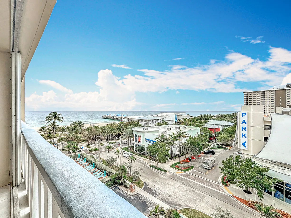 South Florida Real Estate | View 305 N Pompano Beach Boulevard, 708 | 1 Bed, 1 Bath