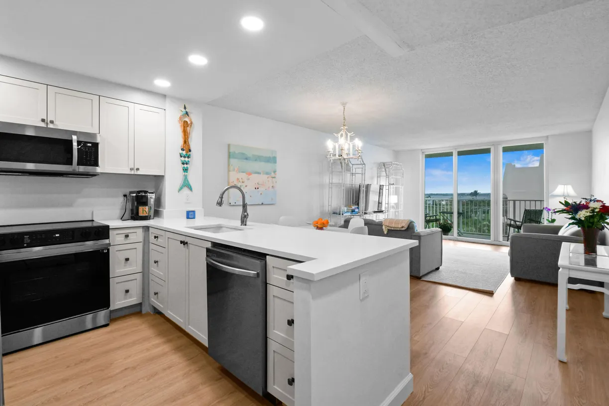 South Florida Real Estate | View 3540 S Ocean Boulevard, 612 | 2 Beds, 2 Baths