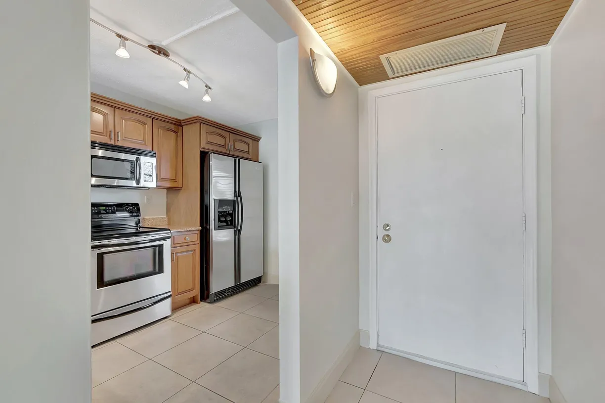 South Florida Real Estate | View 6 Royal Palm Way, 204 | Listing