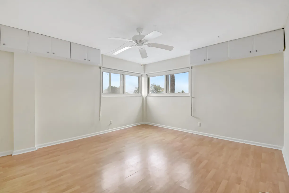 South Florida Real Estate | View 1 N Golfview Road, 305 | Listing