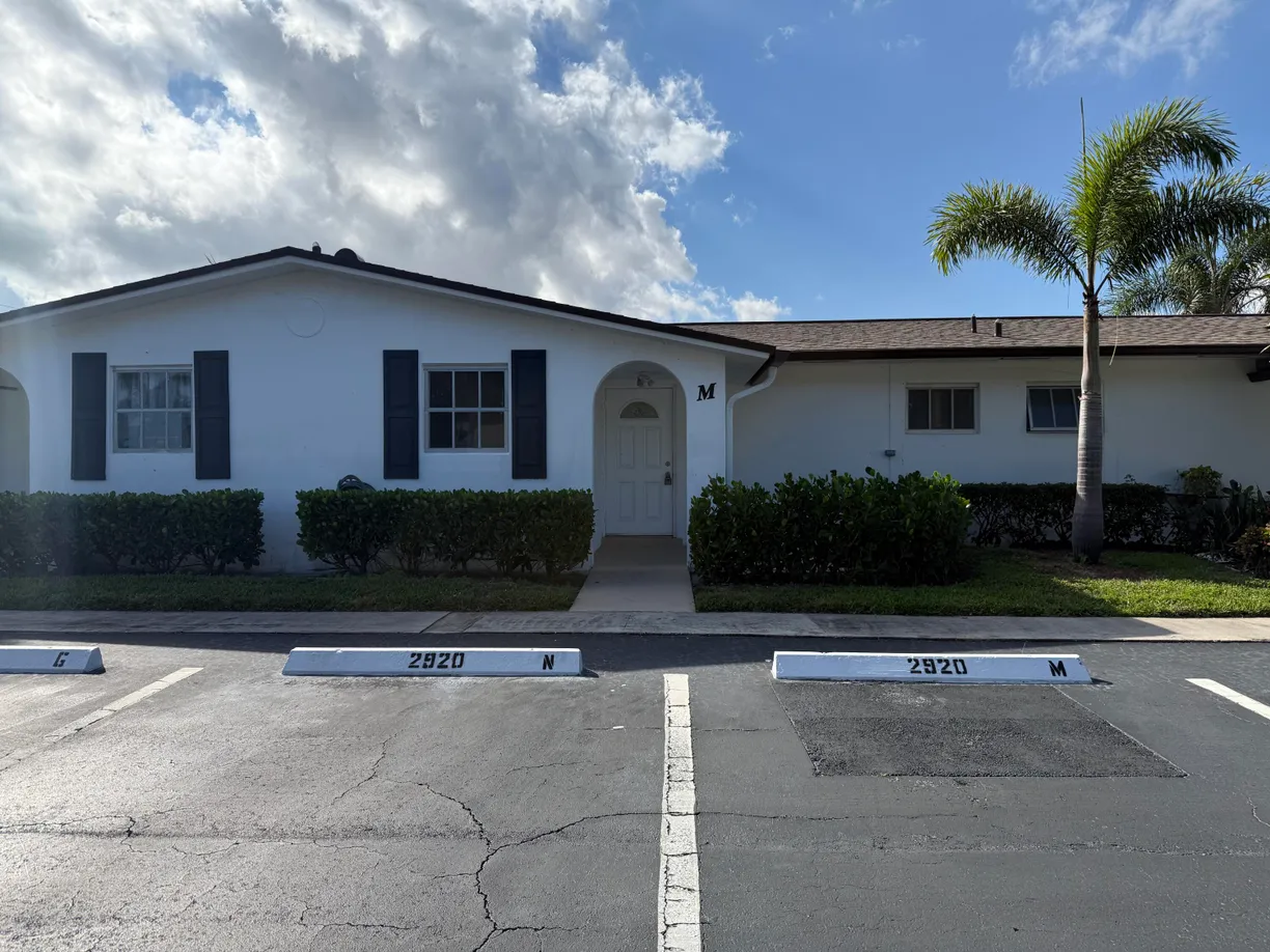 South Florida Real Estate | View 2920 Crosley Drive, M | 1 Bed, 1 Bath