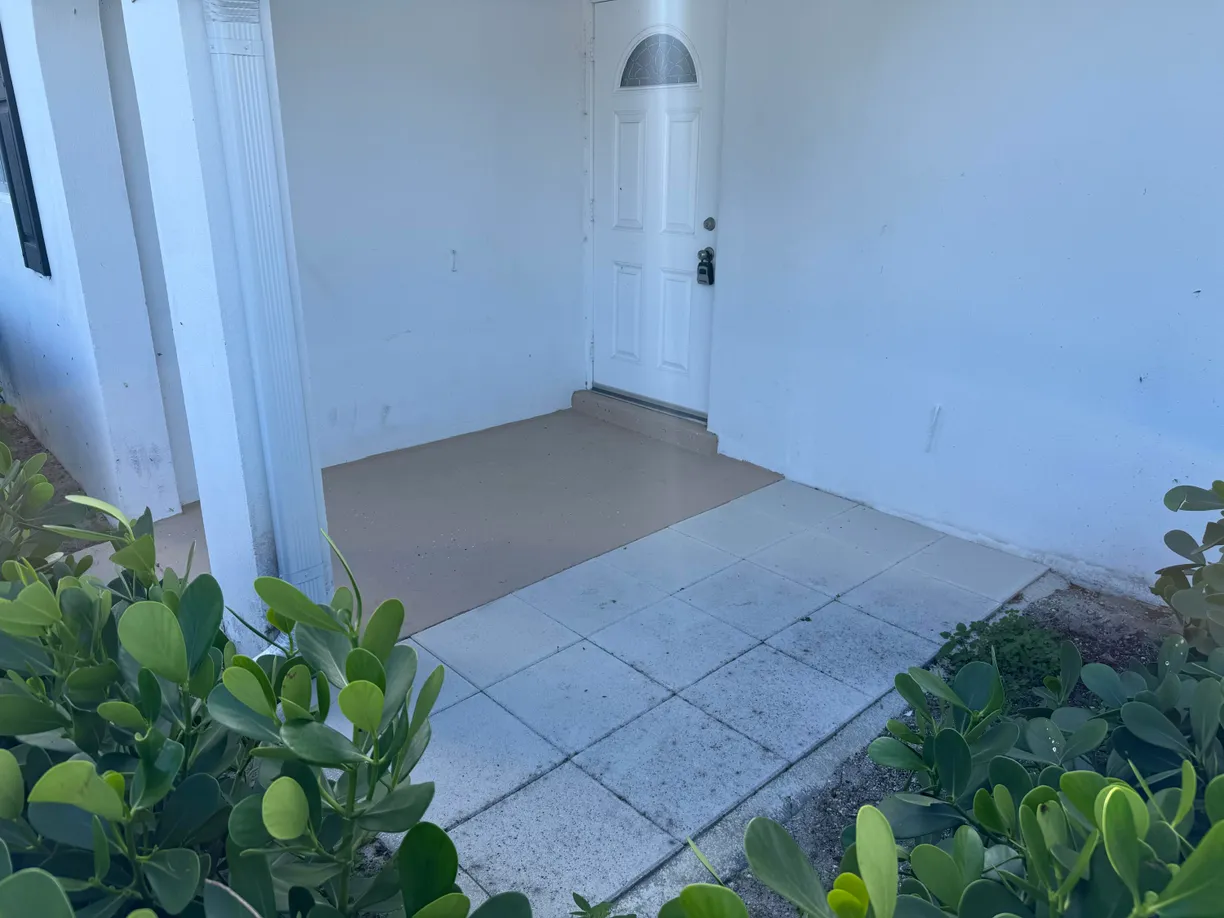 South Florida Real Estate | View 2920 Crosley Drive, M | Listing